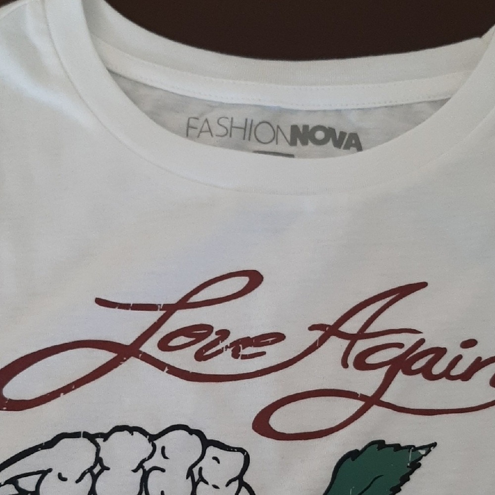 Fashion Nova Love Again Skeleton Hand Rose Graphic Tee White Short Sleeve Crop - Picture 2 of 5